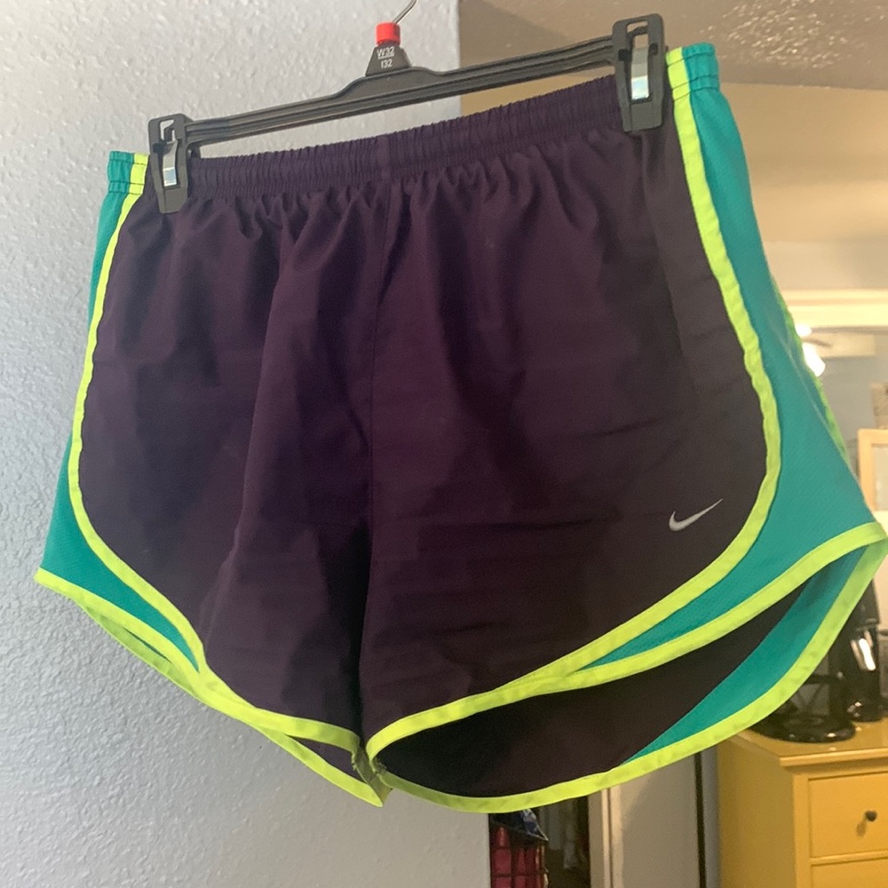 Nike tempo size M
